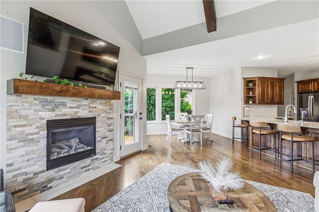 1637 NE Woodland Shores Drive, Lee's Summit, MO 64086