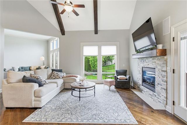 1637 NE Woodland Shores Drive, Lee's Summit, MO 64086