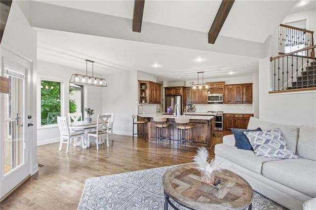 1637 NE Woodland Shores Drive, Lee's Summit, MO 64086