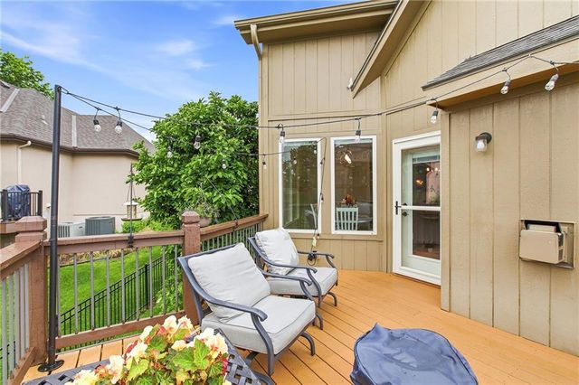 1637 NE Woodland Shores Drive, Lee's Summit, MO 64086