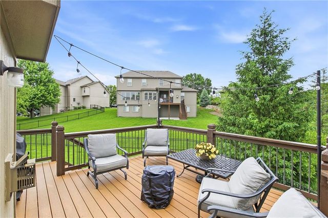 1637 NE Woodland Shores Drive, Lee's Summit, MO 64086