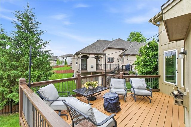 1637 NE Woodland Shores Drive, Lee's Summit, MO 64086