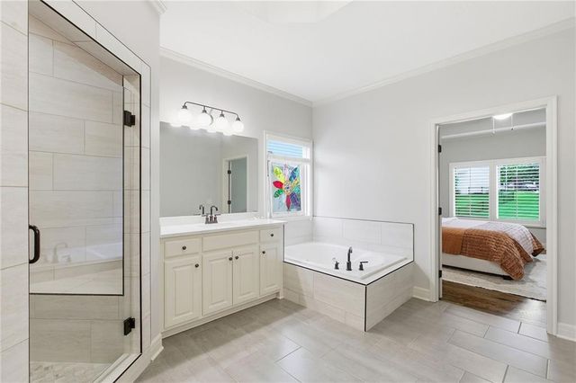 1637 NE Woodland Shores Drive, Lee's Summit, MO 64086