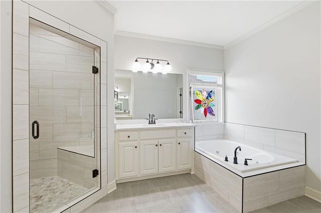 1637 NE Woodland Shores Drive, Lee's Summit, MO 64086