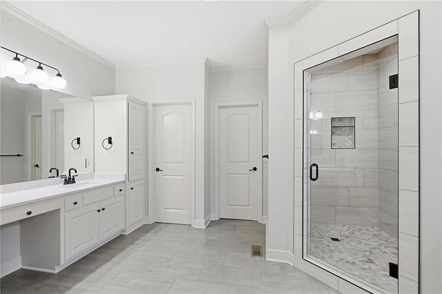 1637 NE Woodland Shores Drive, Lee's Summit, MO 64086