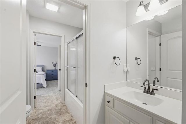 1637 NE Woodland Shores Drive, Lee's Summit, MO 64086