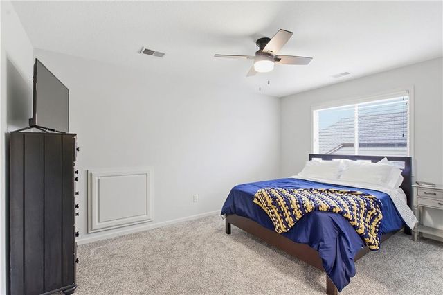 1637 NE Woodland Shores Drive, Lee's Summit, MO 64086