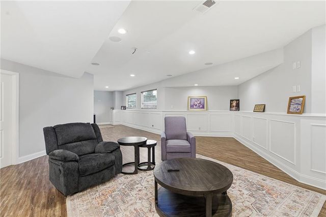1637 NE Woodland Shores Drive, Lee's Summit, MO 64086