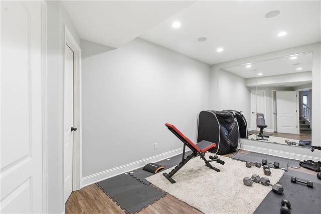 1637 NE Woodland Shores Drive, Lee's Summit, MO 64086