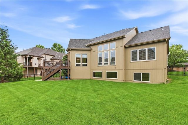 1637 NE Woodland Shores Drive, Lee's Summit, MO 64086