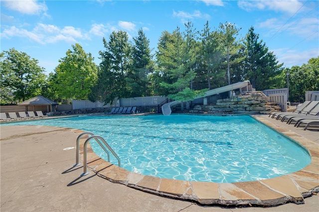 1637 NE Woodland Shores Drive, Lee's Summit, MO 64086