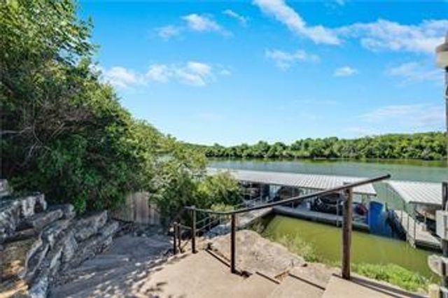 1637 NE Woodland Shores Drive, Lee's Summit, MO 64086