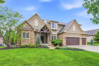 1637 NE Woodland Shores Drive, Lee's Summit, MO 64086