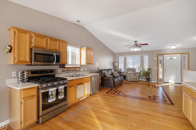 13850 Hartill Drive, Warren, MI 48089