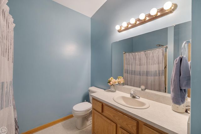 13850 Hartill Drive, Warren, MI 48089