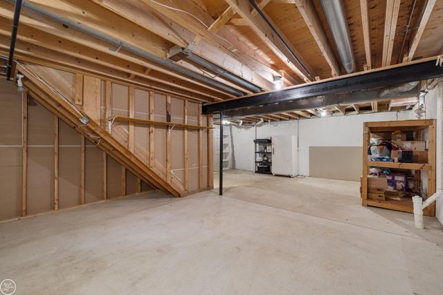 13850 Hartill Drive, Warren, MI 48089