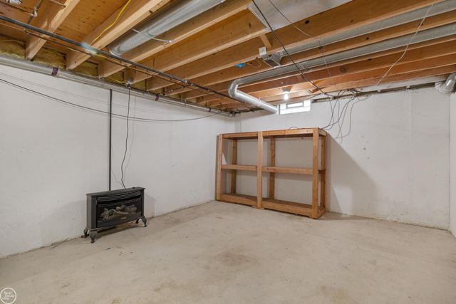 13850 Hartill Drive, Warren, MI 48089