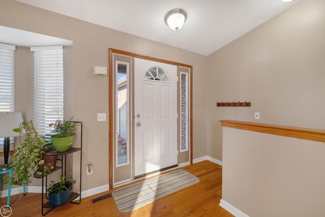 13850 Hartill Drive, Warren, MI 48089