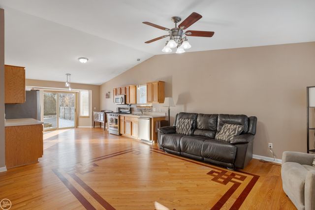 13850 Hartill Drive, Warren, MI 48089