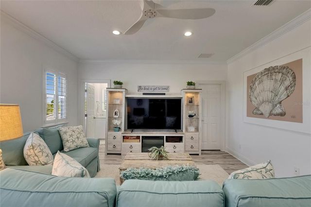 718 MANNS HARBOR DRIVE, Apollo Beach, FL 33572