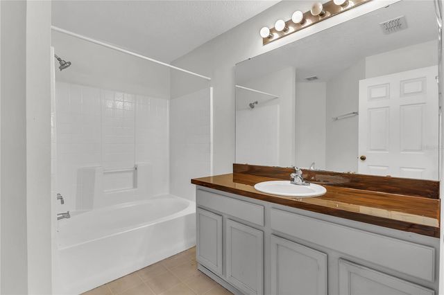 3348 KELSEY LANE, St Cloud, FL 34772