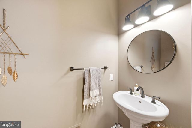 524 RASPBERRY LN, West Chester, PA 19382