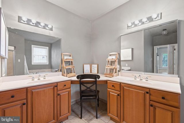 524 RASPBERRY LN, West Chester, PA 19382