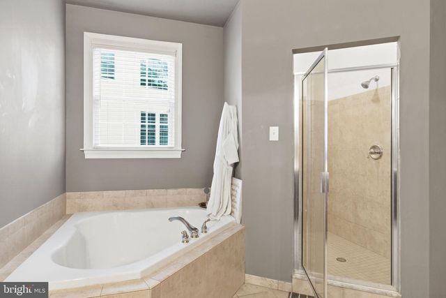 524 RASPBERRY LN, West Chester, PA 19382