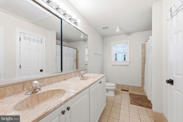 524 RASPBERRY LN, West Chester, PA 19382