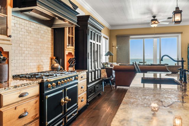 8944 Windgate Circle, Navarre, FL 32566