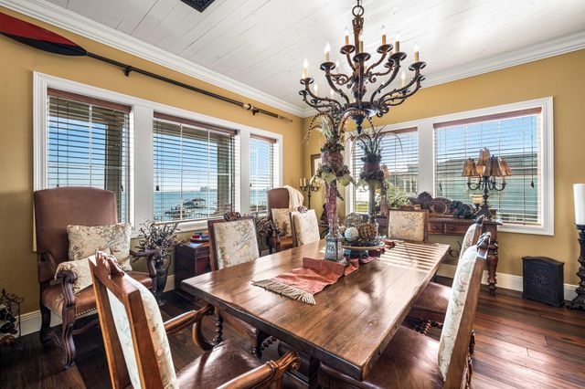 8944 Windgate Circle, Navarre, FL 32566