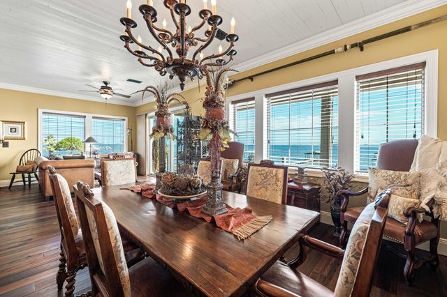 8944 Windgate Circle, Navarre, FL 32566