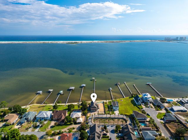 8944 Windgate Circle, Navarre, FL 32566