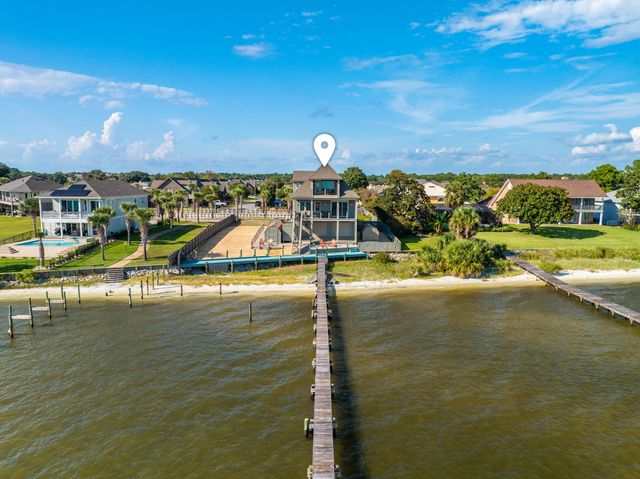 8944 Windgate Circle, Navarre, FL 32566