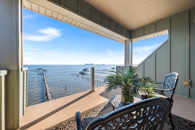 8944 Windgate Circle, Navarre, FL 32566