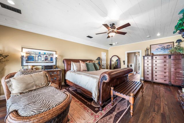 8944 Windgate Circle, Navarre, FL 32566