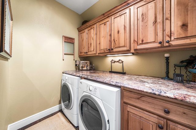 8944 Windgate Circle, Navarre, FL 32566