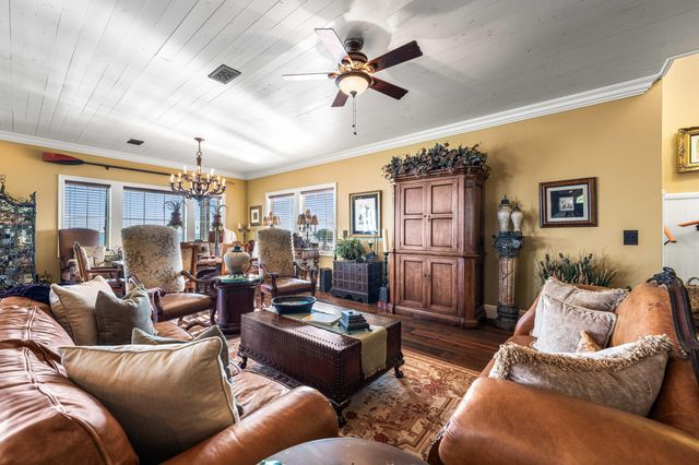 8944 Windgate Circle, Navarre, FL 32566