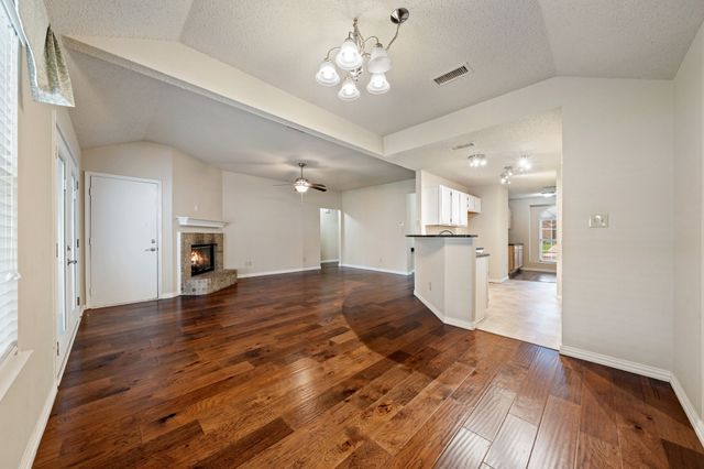 2124 Emerald Oaks, Mesquite, TX 75181