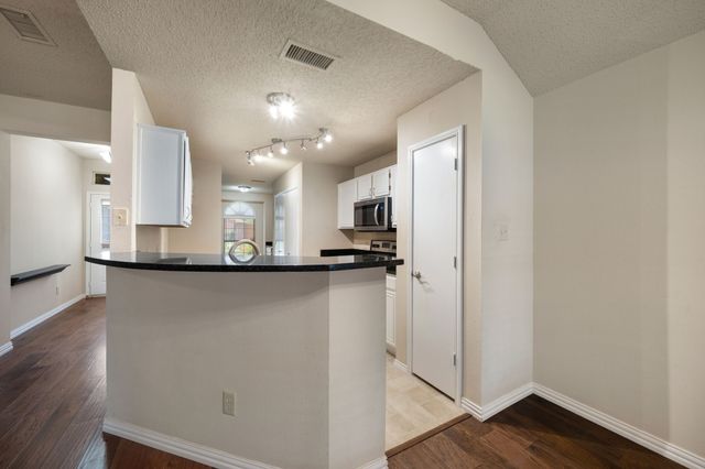 2124 Emerald Oaks, Mesquite, TX 75181