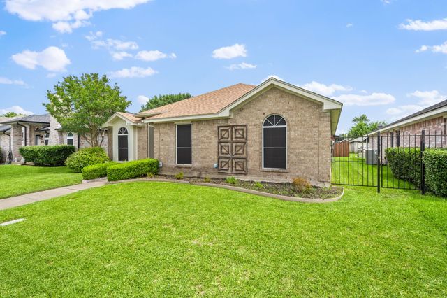 2124 Emerald Oaks, Mesquite, TX 75181