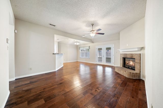 2124 Emerald Oaks, Mesquite, TX 75181