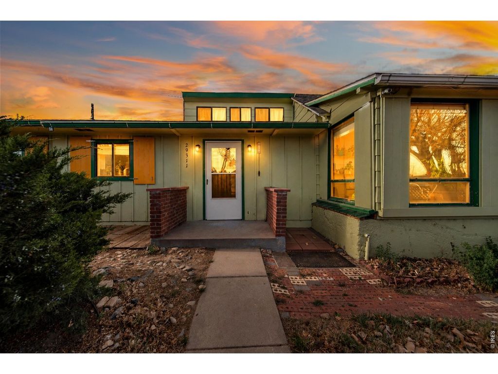 29311 4th St, Snyder, CO 80750