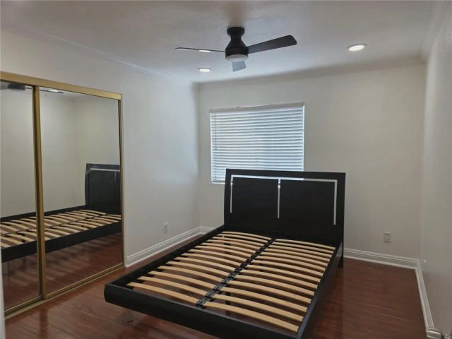 21000 Bryant Street 6, Canoga Park, CA 91304