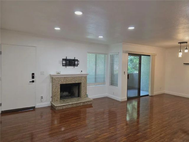21000 Bryant Street 6, Canoga Park, CA 91304
