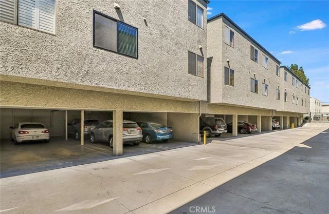 21000 Bryant Street 6, Canoga Park, CA 91304