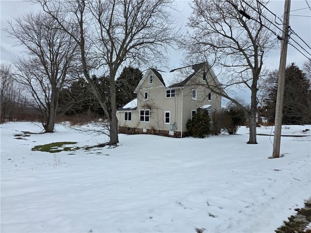 6705 E Townline Road, Williamson, NY 14589
