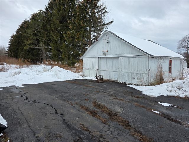 6705 E Townline Road, Williamson, NY 14589