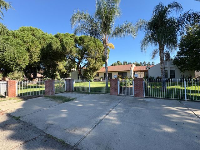 1262 Avalon Dr, Stockton, CA 95215