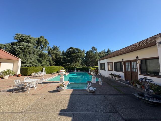 1262 Avalon Dr, Stockton, CA 95215